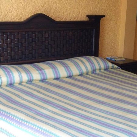 Hotel Villa Monarca Inn Zitacuaro Ruang foto