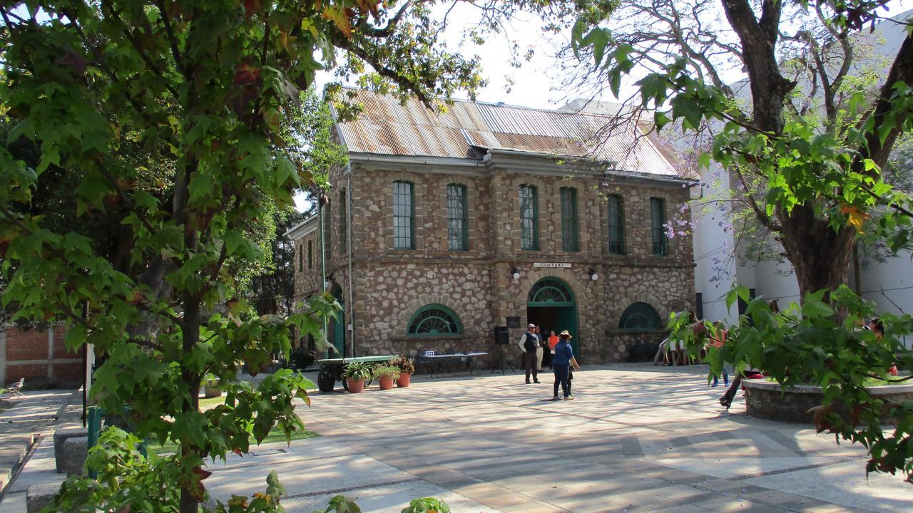 Hotel Villa Monarca Inn Zitacuaro Bagian luar foto