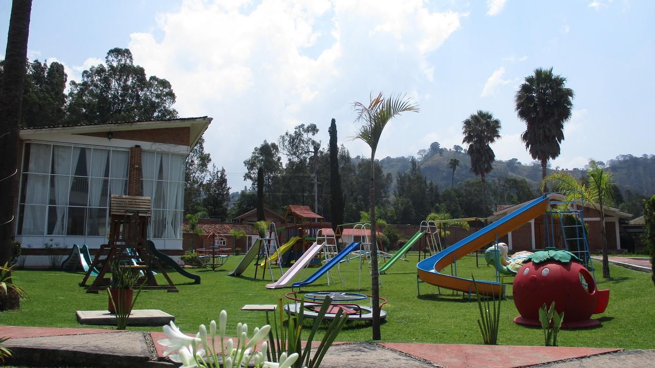 Hotel Villa Monarca Inn Zitacuaro Bagian luar foto