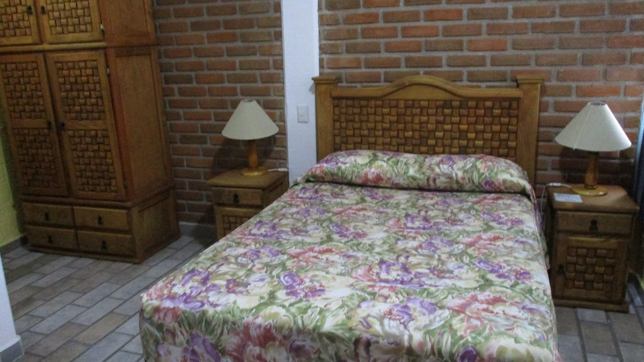 Hotel Villa Monarca Inn Zitacuaro Bagian luar foto