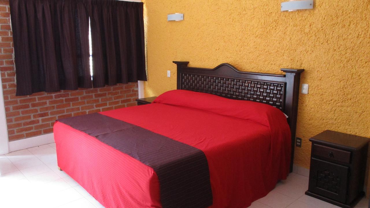 Hotel Villa Monarca Inn Zitacuaro Bagian luar foto