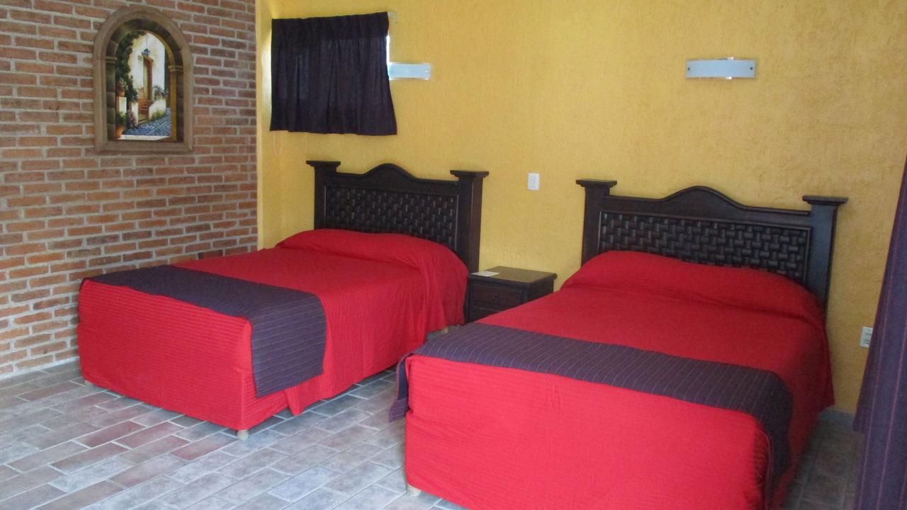 Hotel Villa Monarca Inn Zitacuaro Bagian luar foto