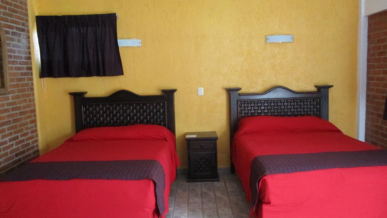 Hotel Villa Monarca Inn Zitacuaro Bagian luar foto
