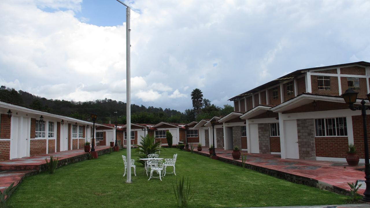 Hotel Villa Monarca Inn Zitacuaro Bagian luar foto