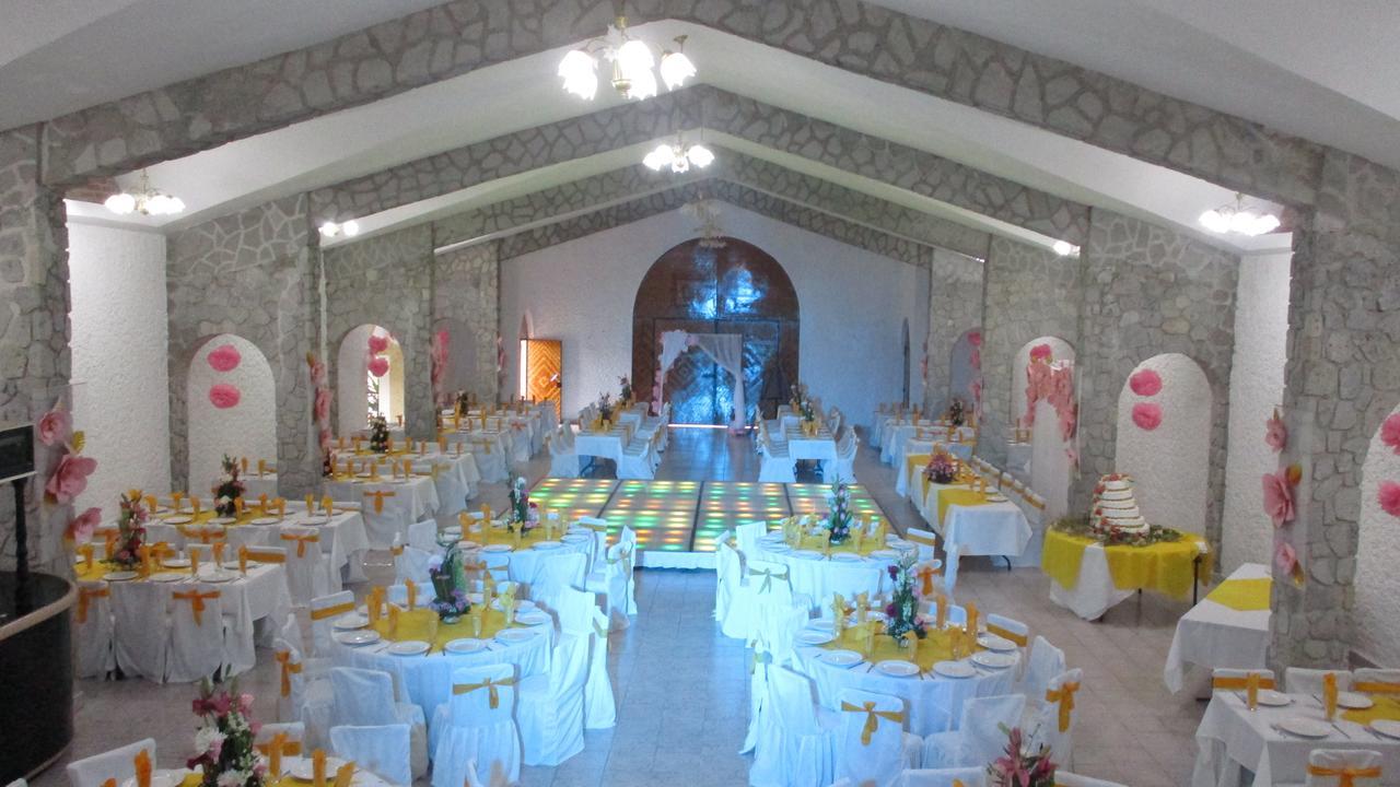 Hotel Villa Monarca Inn Zitacuaro Bagian luar foto