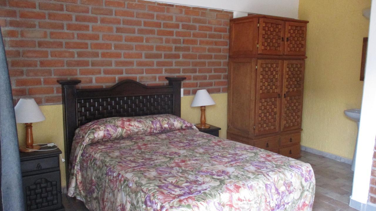 Hotel Villa Monarca Inn Zitacuaro Bagian luar foto