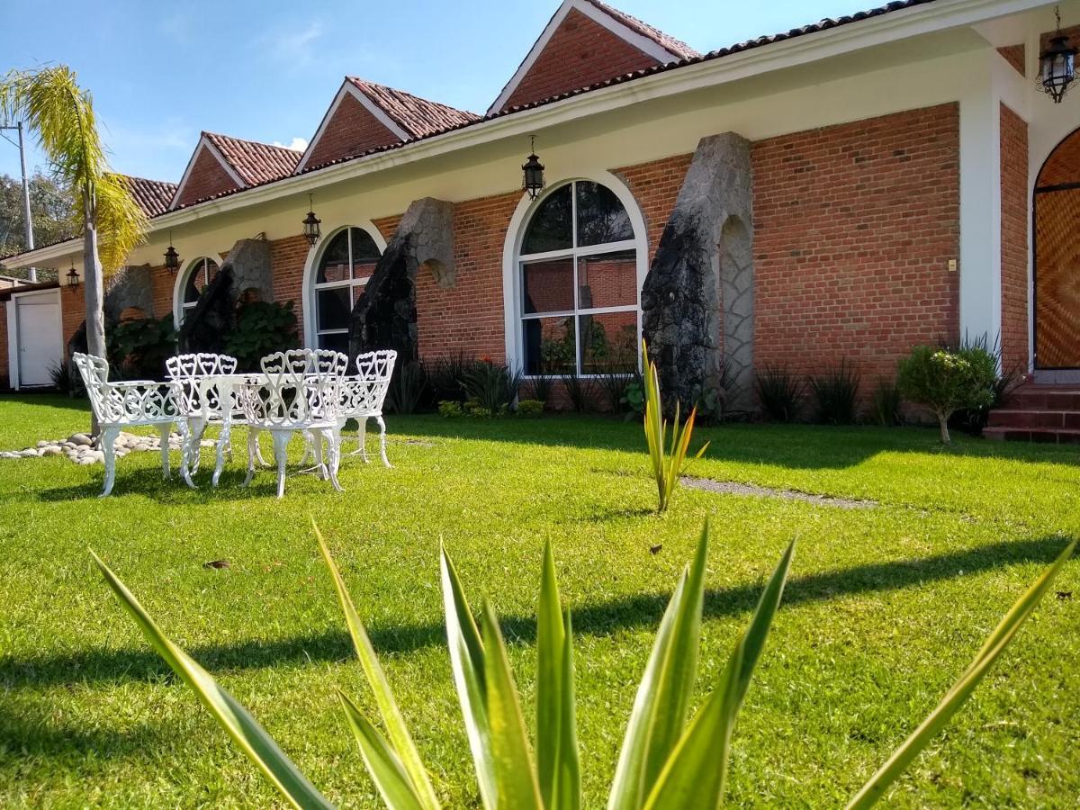 Hotel Villa Monarca Inn Zitacuaro Bagian luar foto