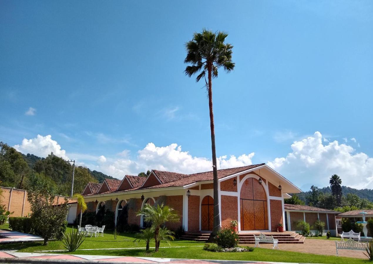 Hotel Villa Monarca Inn Zitacuaro Bagian luar foto